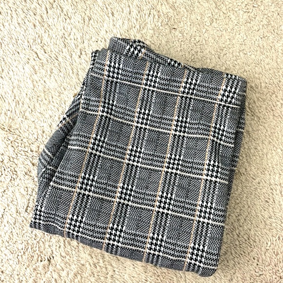 tight plaid pants/leggings from F21! - Picture 4 of 5